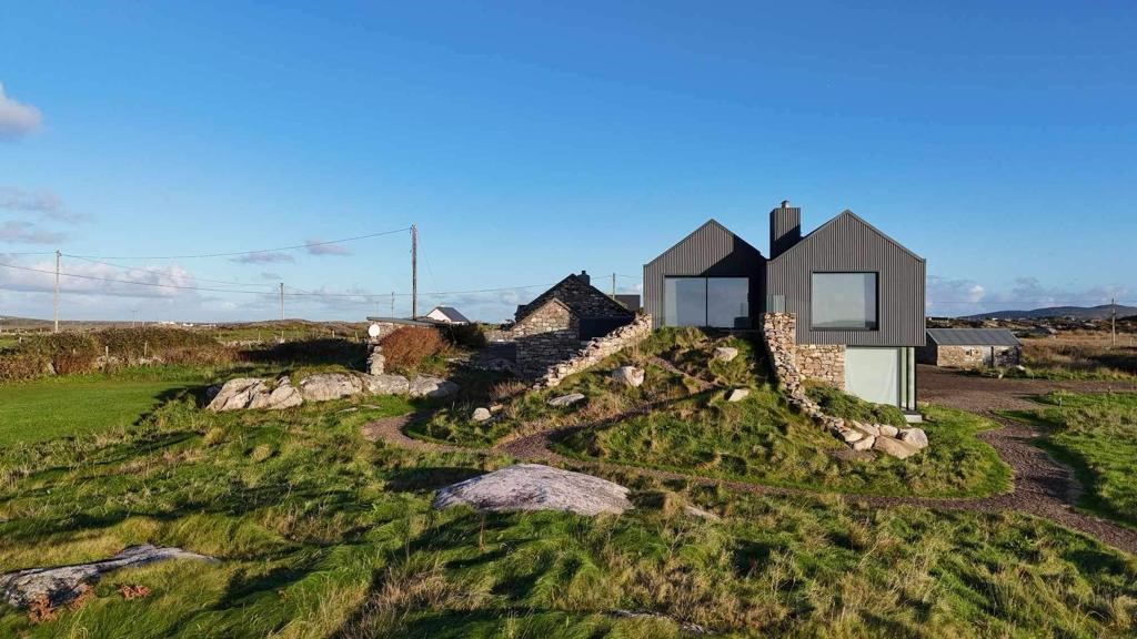 Front elevation of cottage at Connemara